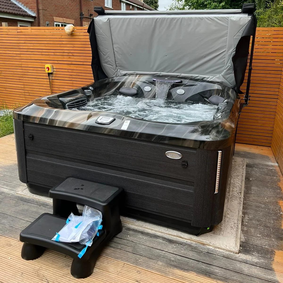Jacuzzi® J435IP™ Hot Tub - Image 8
