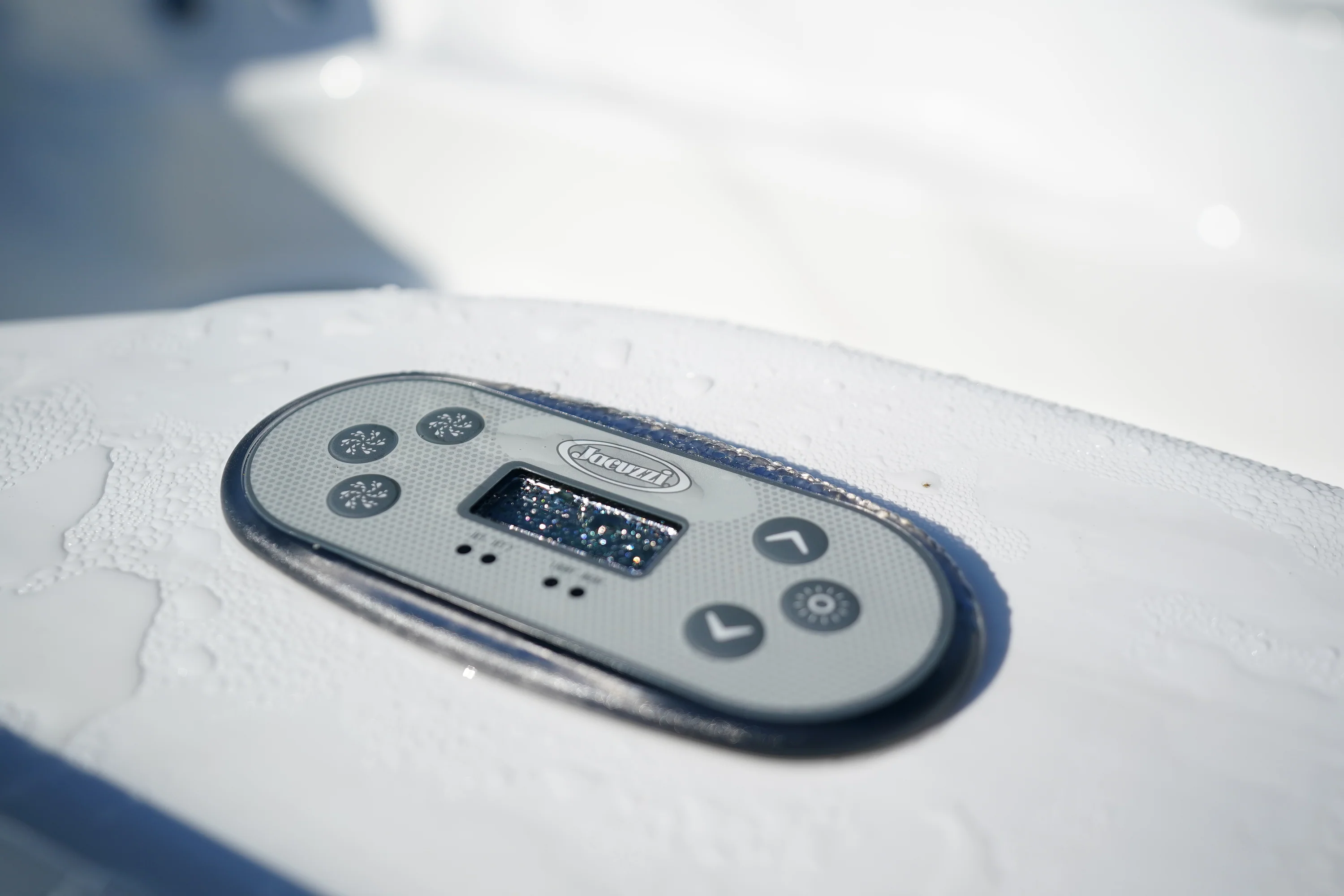 Jacuzzi® PowerActive™ J-16™ Swim Spa - Image 10