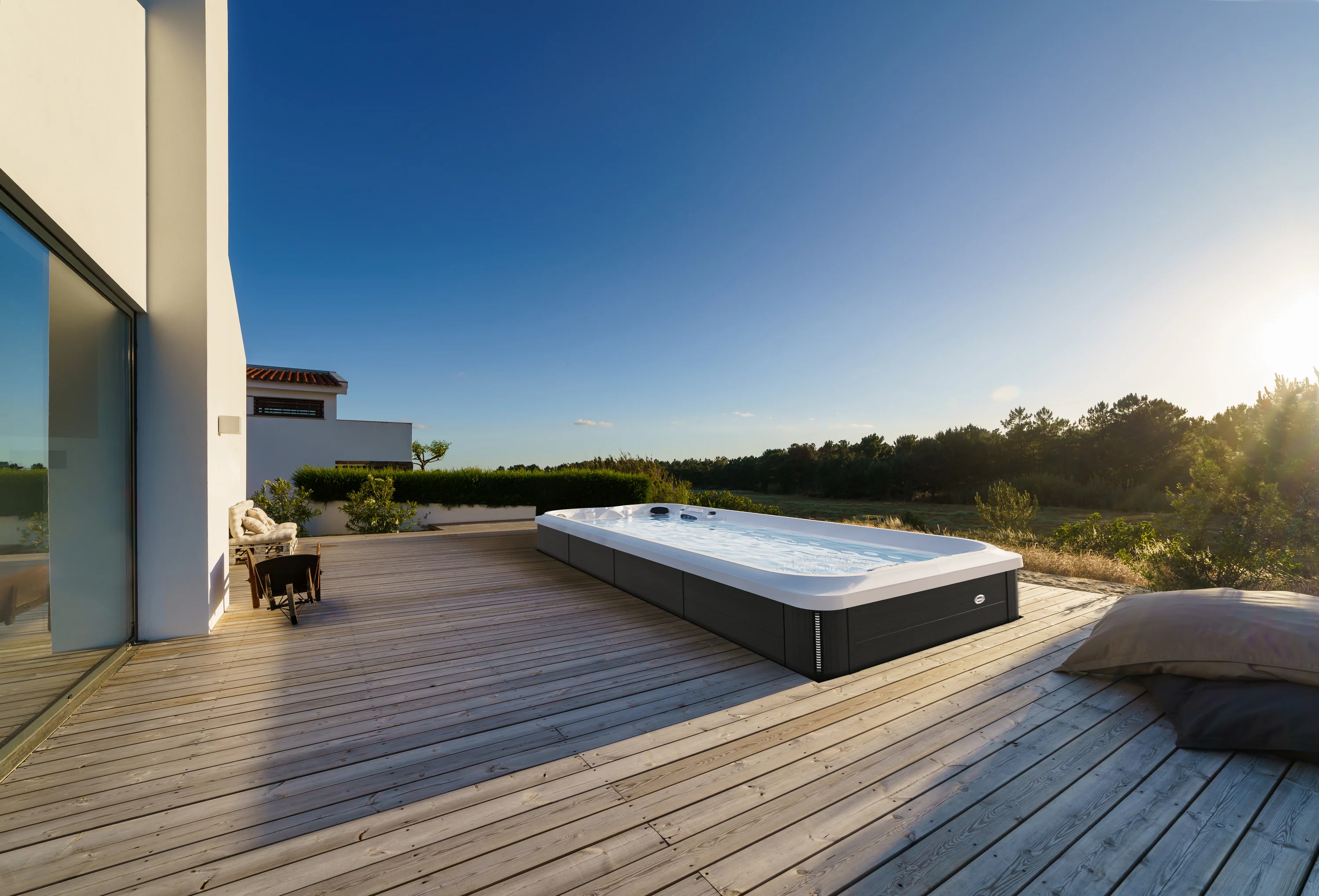 Jacuzzi® PowerActive™ J-19™ Swim Spa - Image 4