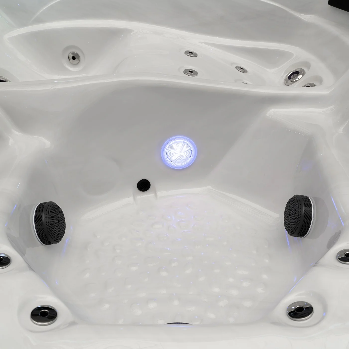 Sun & Soul™ 600™ Hot Tub - Image 4
