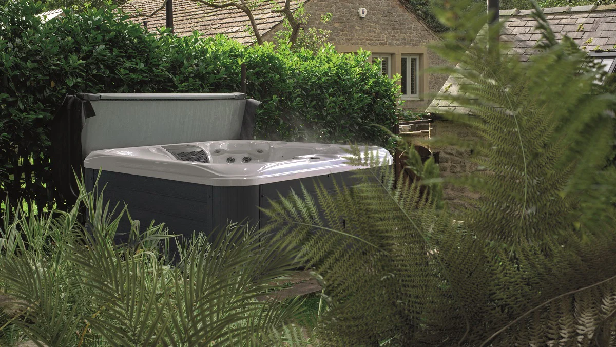 Platinum Spas Vacation Lounge Hot Tub - Image 8