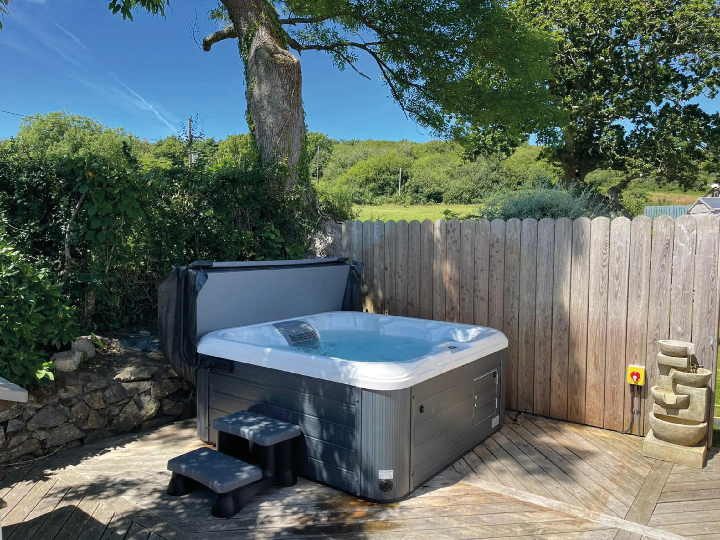 Platinum Spas Vacation Social Hot Tub - Image 14
