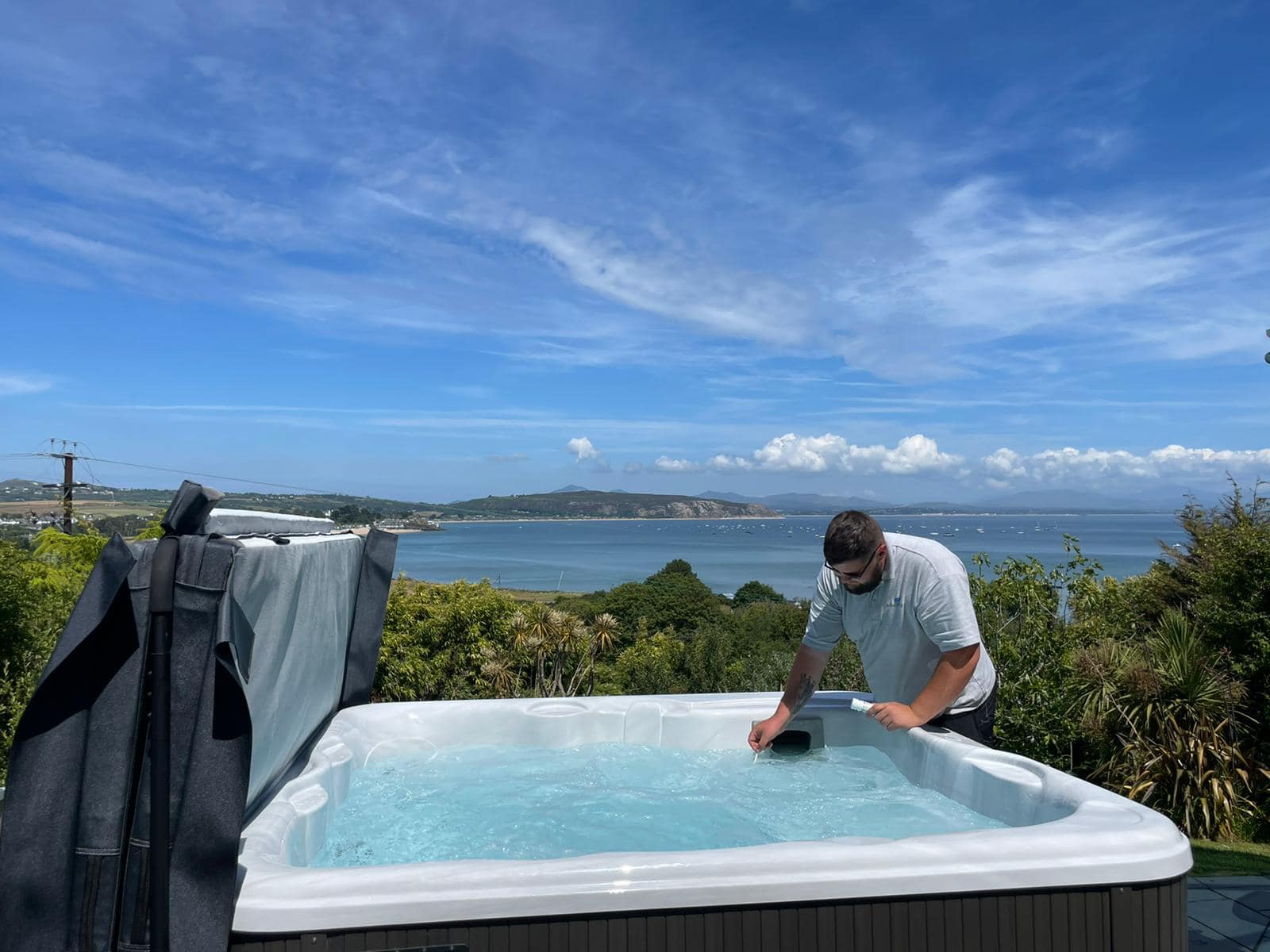 Platinum Spas Vacation Social Hot Tub - Image 9